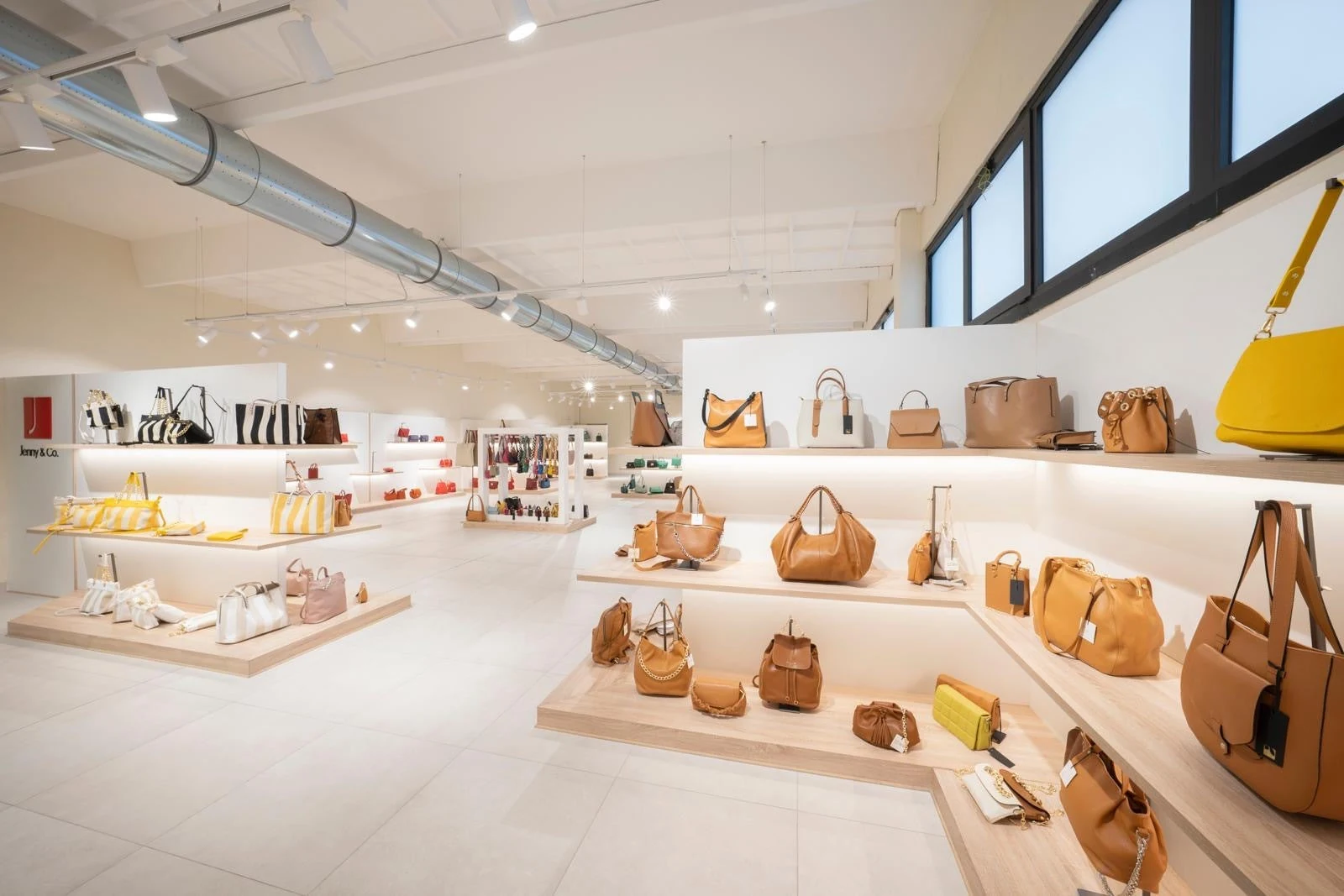 Atelier Bellariva — Shopify design & development · WooCommerce migration · Stock sync